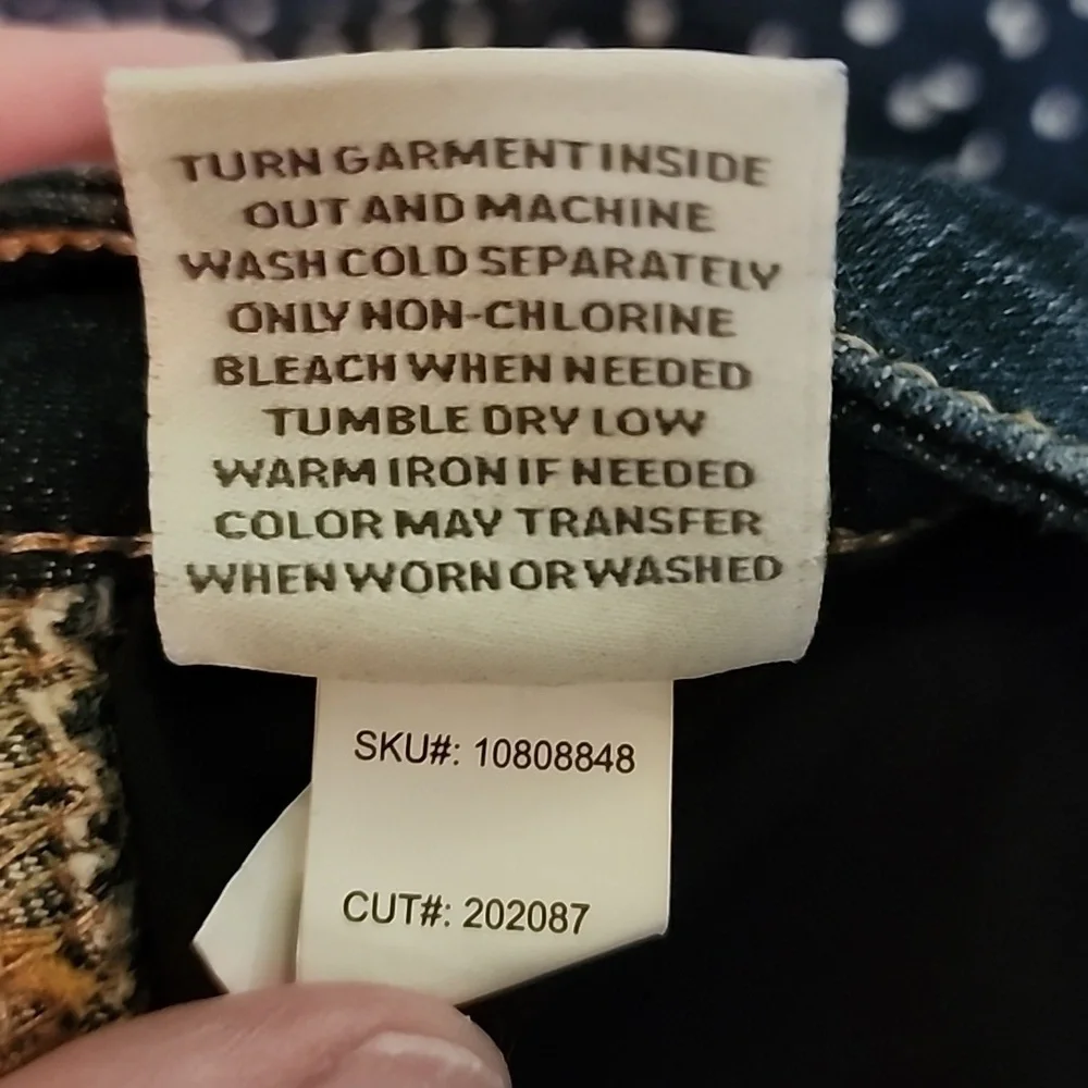 Torrid Dark Rinse Jean Shorts, Size 18 - Picture 5 of 7